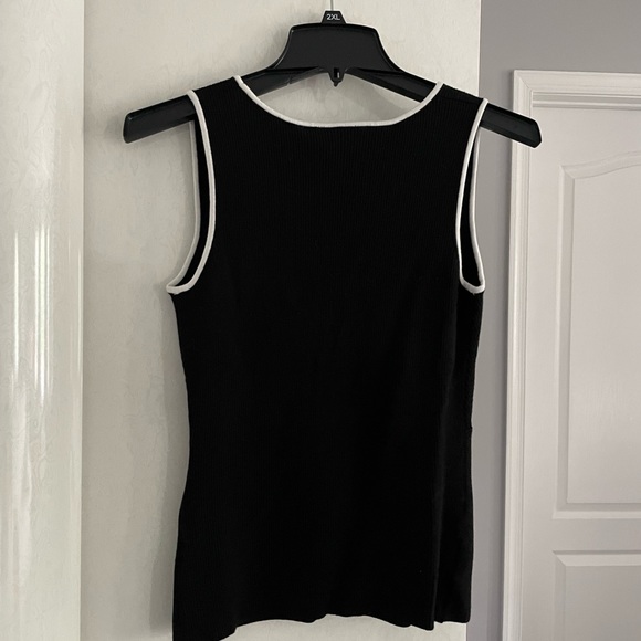 Sleeveless Black with white trim Vneck Cotton Sweater. - Picture 3 of 4